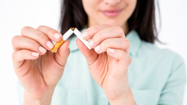 Parar de fumar e adotar outros hábitos mais saudáveis, como fazer exercícios, estão entre as estratégias mais eficazes para prevenção da Dpoc